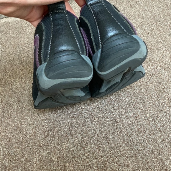 Hush puppies in black leather/suede with purple detail sneaker shoe in size 37 - Picture 8 of 10